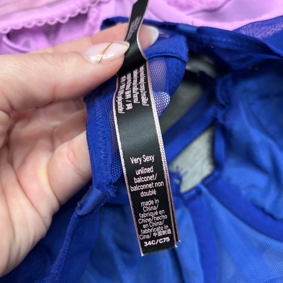 2 Victoria’s Secret Very Sexy Unlined balconet bras - Picture 6 of 6